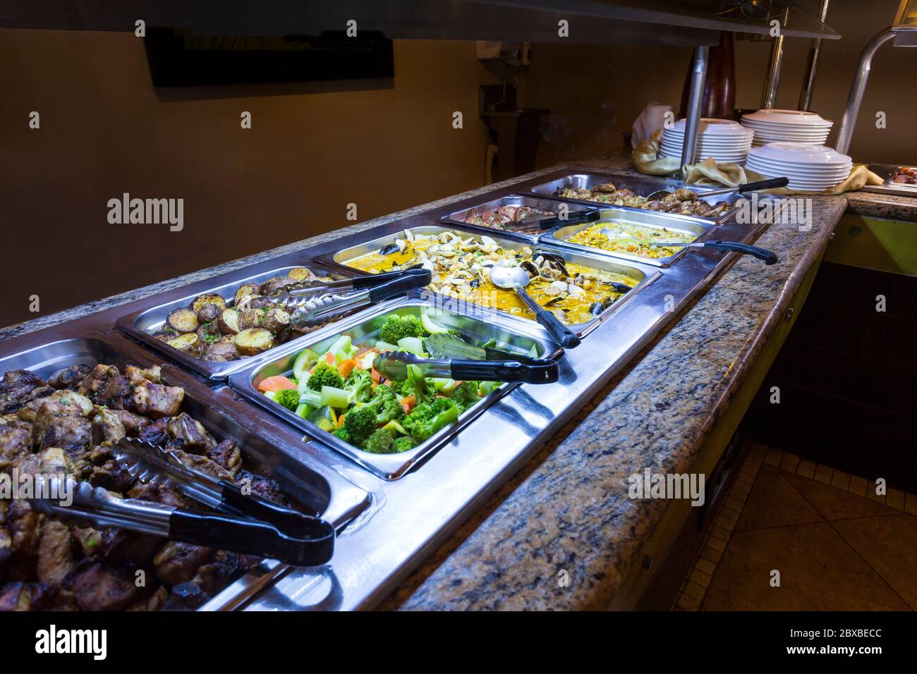 Warmes Essen Buffet in einem Restaurant Stockfoto