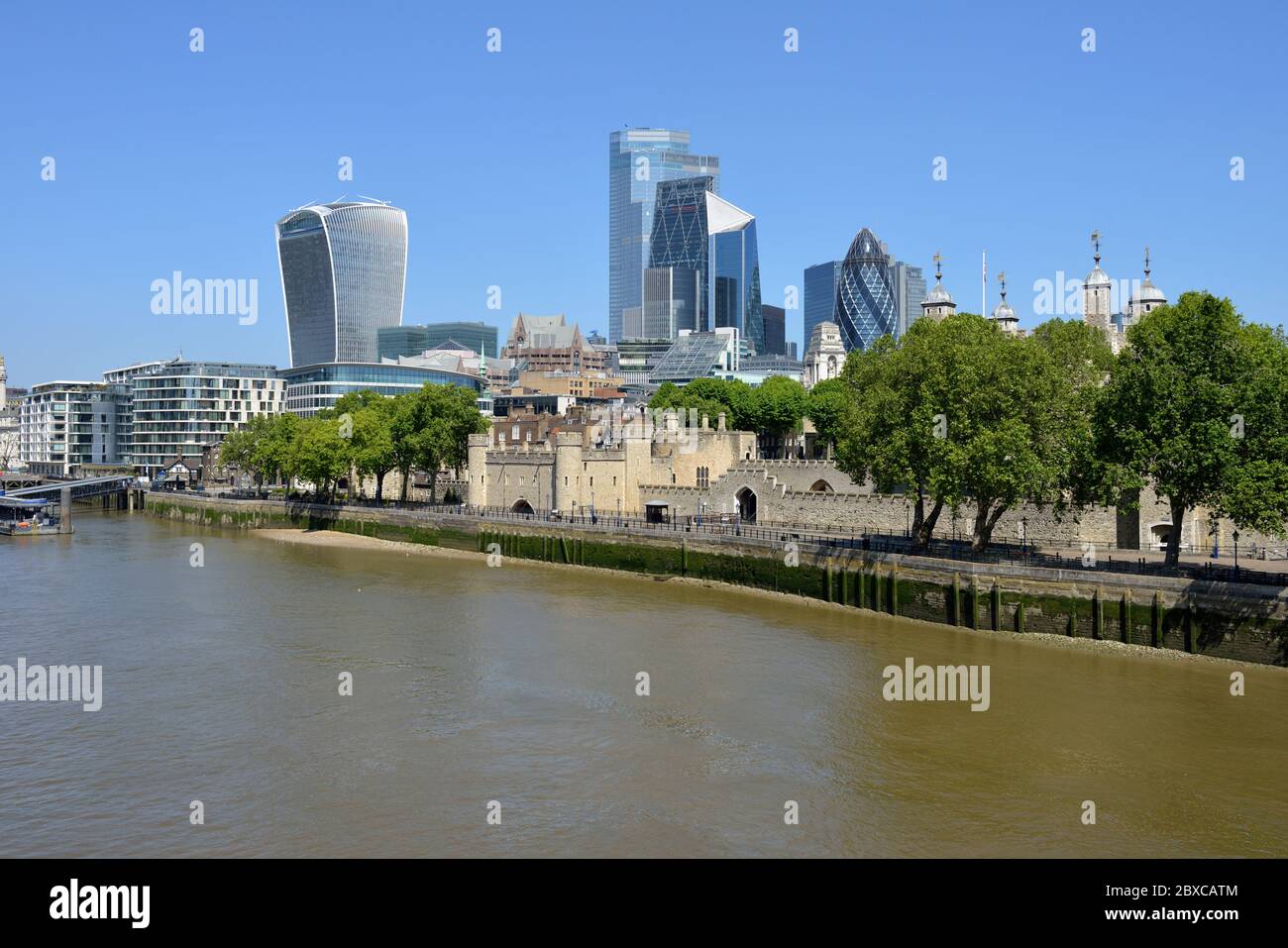 Themse, Skyline und Tower of London, London, Großbritannien Stockfoto
