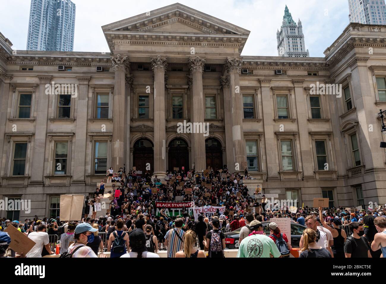 Am 12. Tag der landesweiten Proteste als Reaktion auf den Mord an George Floyd schlossen sich New York City-Lehrer an den Protesten an, die am 6. Juni 2020 ein Ende der Polizeibrutalität auf den Stufen des Bildungsministeriums in New York City forderten. (Foto Gabriele Holtermann/Sipa USA) Quelle: SIPA USA/Alamy Live News Stockfoto