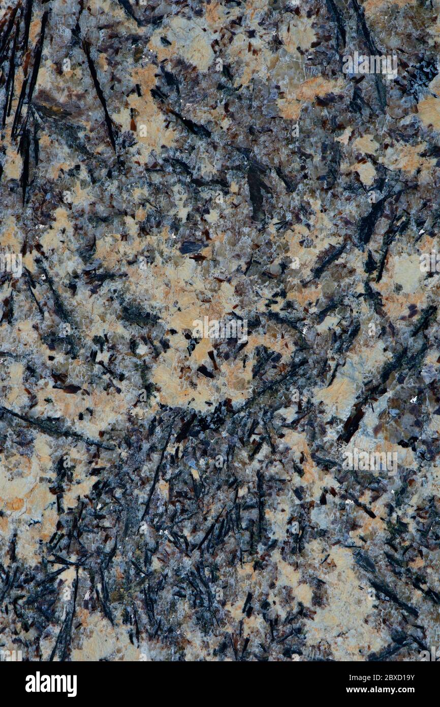 Gold und weiß gemustert Natur aus dunkelgrauem Marmor Textur Hintergrund für Produktdesign. Stockfoto