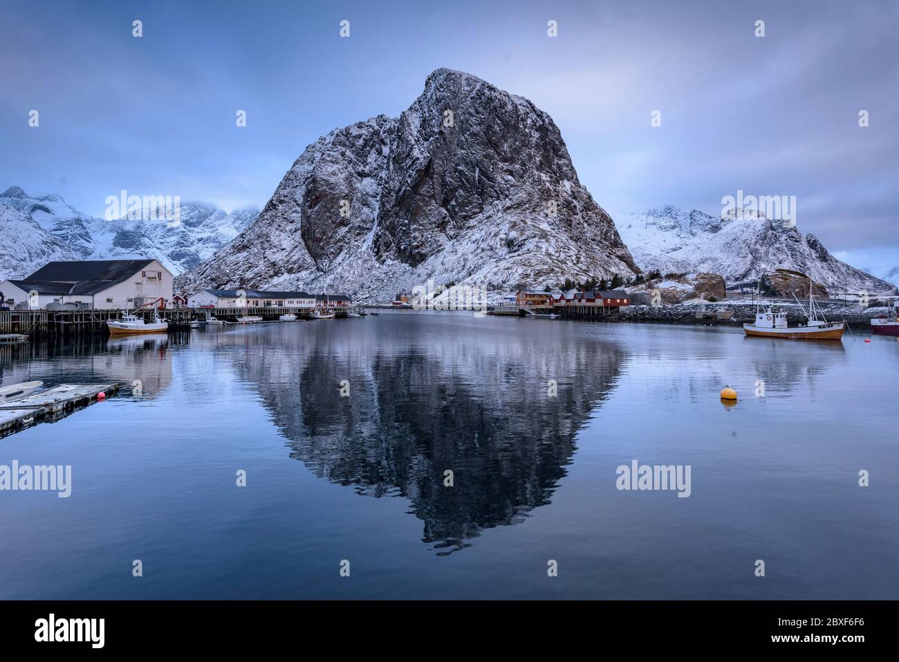 Hamnøy Dorf im Winter (reine, Reinefjorden, Moskenesøya, Lofoten, Noway) ESP: Aldea de Hamnøy en invierno reine, Reinefjorden, Moskenesøya, Lofoten Stockfoto