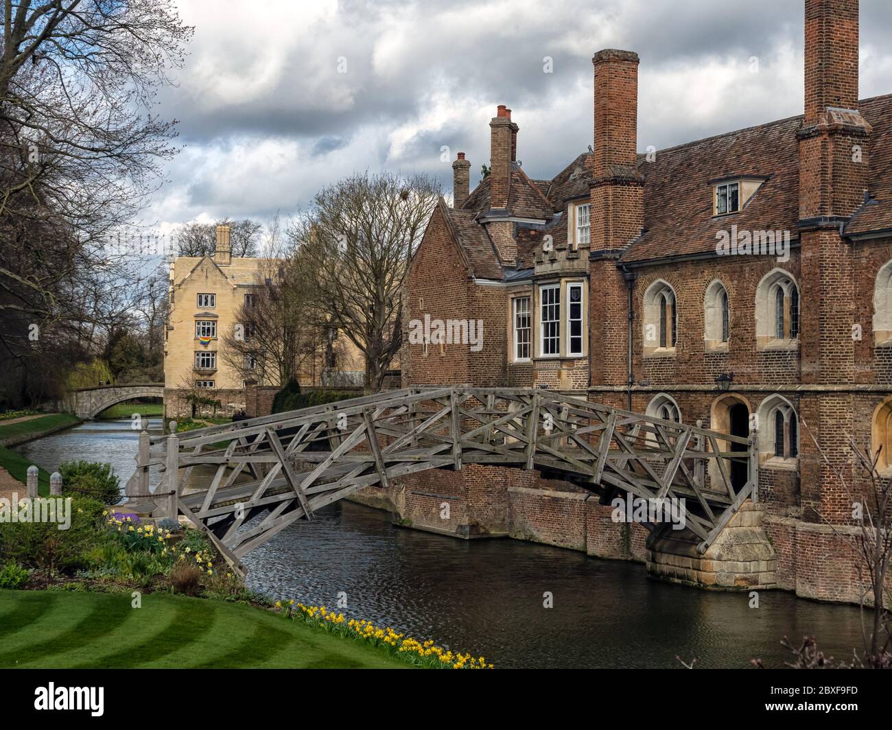 CAMBRIDGE, Großbritannien: Mathematical Bridge over the River Cam am Queens' College Stockfoto