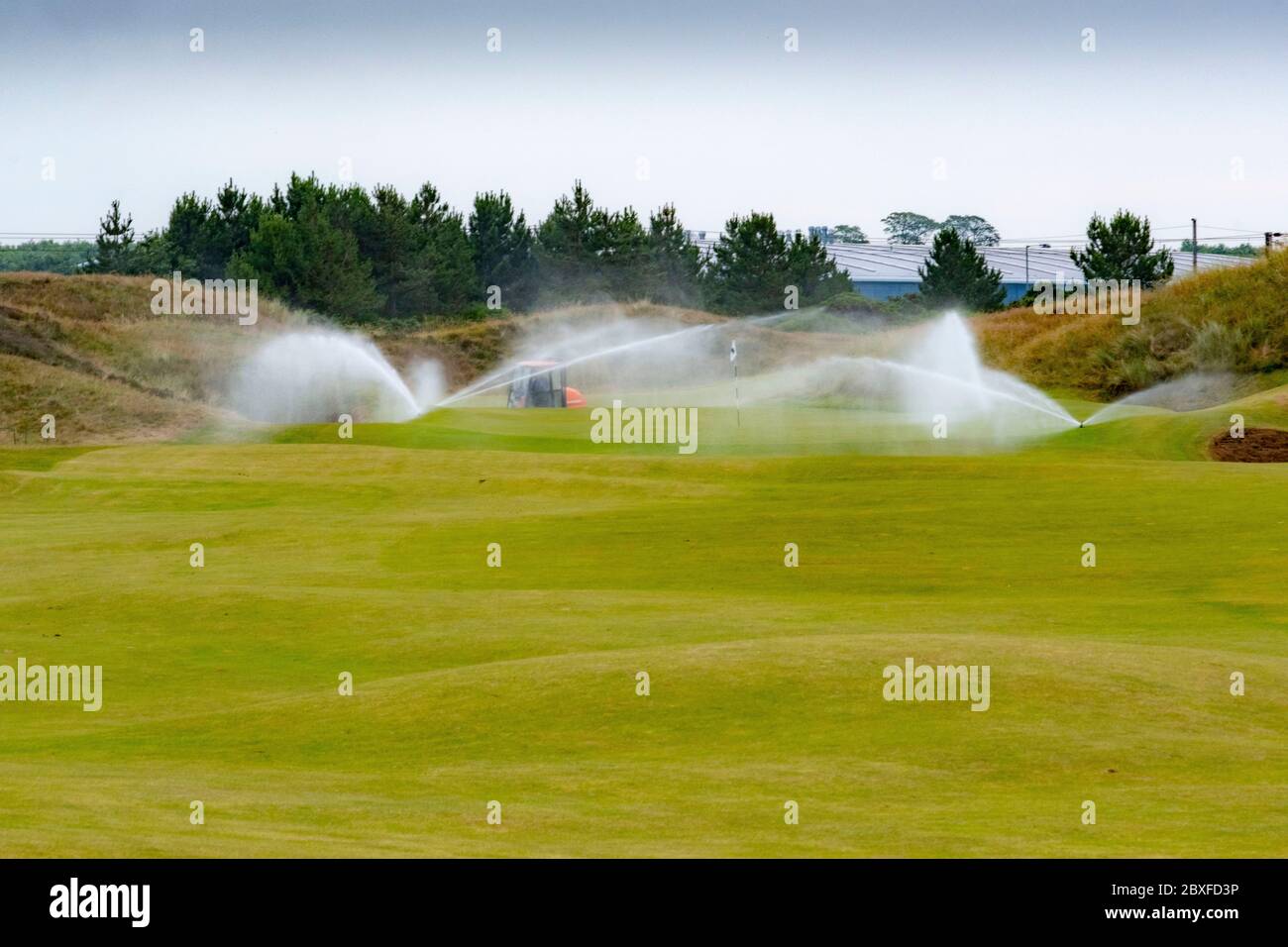 Bewässerungssystem auf dem Golfplatz Troon Stockfoto