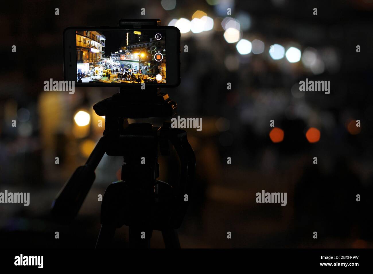 Mobile Zeitpläne. Mobile Videoaufnahme bei GPO chowk, Murree, Punjab, Pakistan Stockfoto