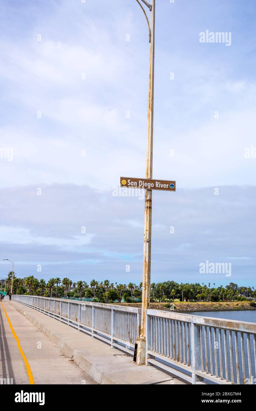 Auf der Sunset Cliffs Blvd Bridge. San Diego, Kalifornien, USA. Stockfoto