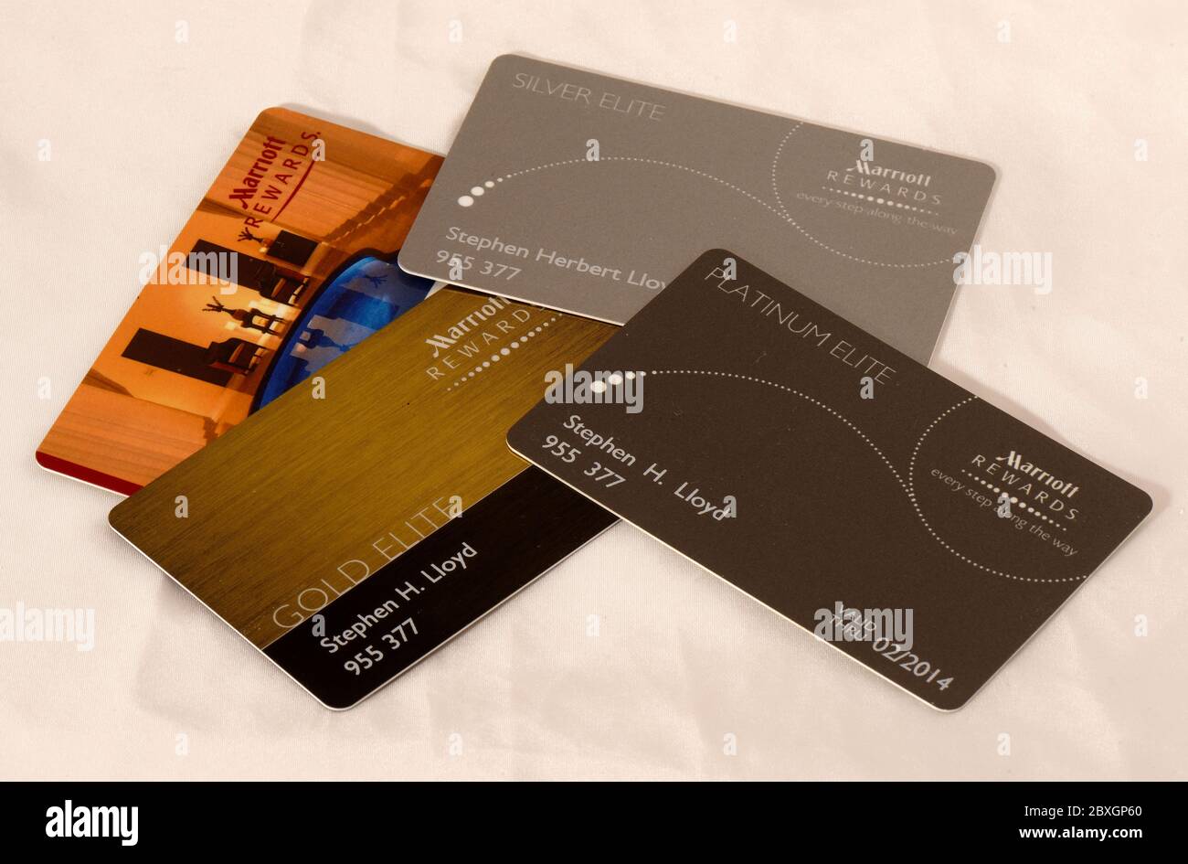 Platinum-, Gold-, Silber- und Standard-Treuekarten von Marriott Hotels  Bonvoy Vielgast Stockfotografie - Alamy