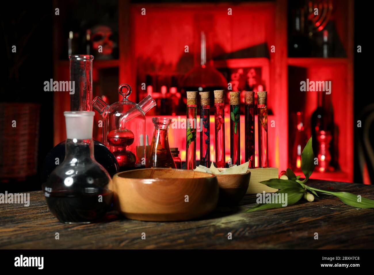 Ein Alchemistenexperiment Stockfotos und -bilder Kaufen - Alamy