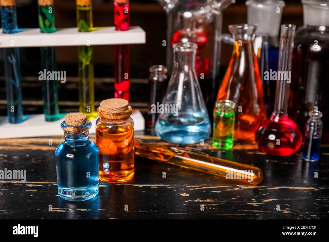 Ein Alchemistenexperiment Stockfotos und -bilder Kaufen - Alamy