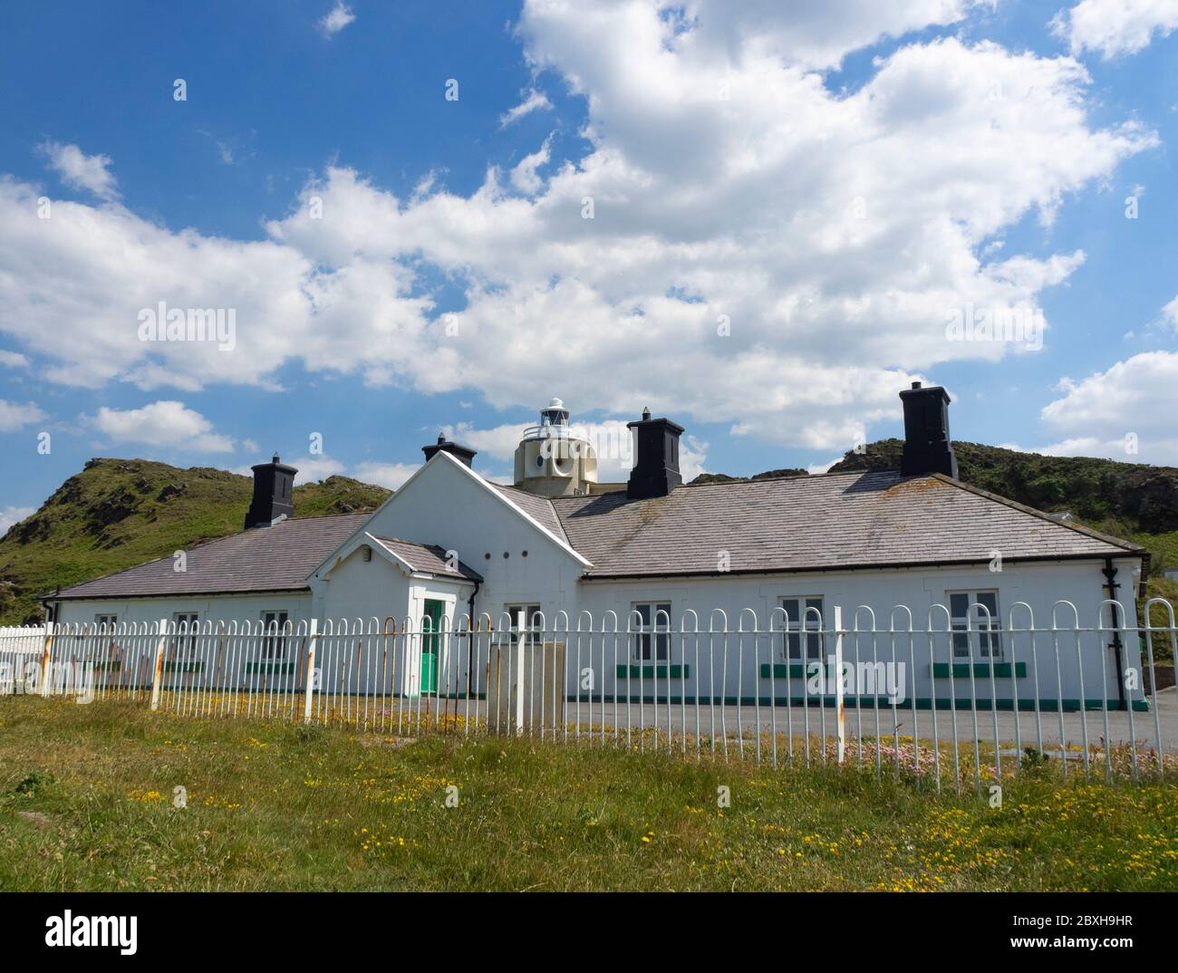 Bull Point Leuchtturm und Hütten jetzt für Ferienhäuser, North Devon, Großbritannien Stockfoto