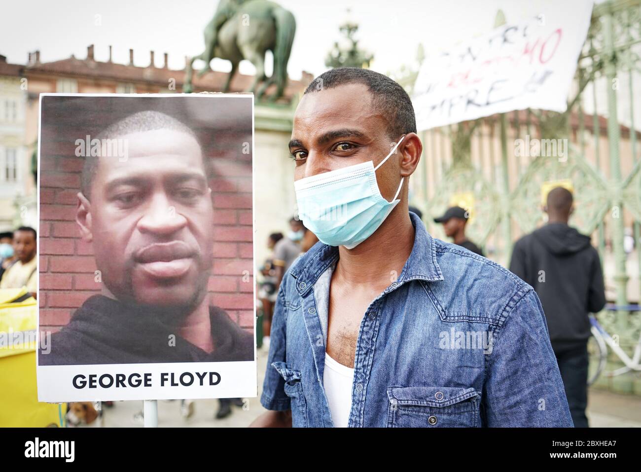 Friedliche Demonstranten demonstrieren gegen den Tod von George Floyd und jede Rassendiskriminierung. Turin, Italien - Juni 2020 Stockfoto