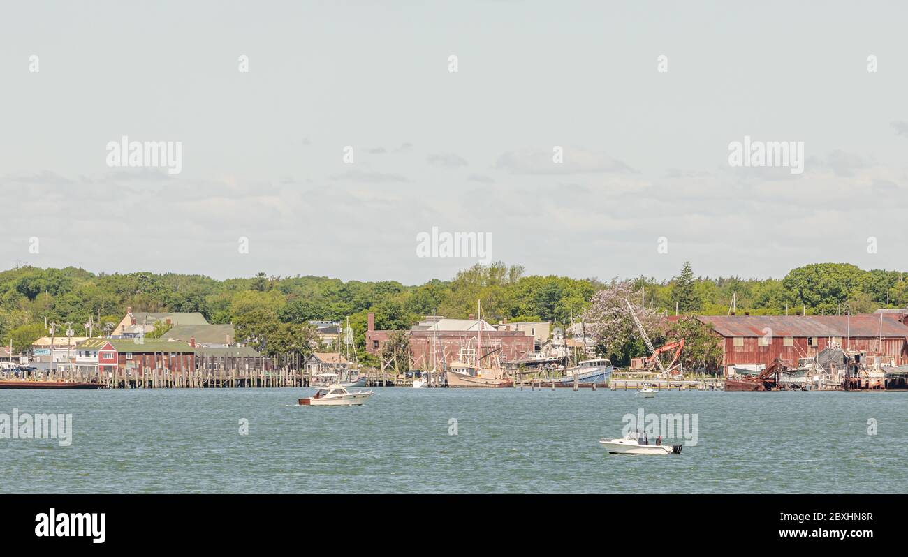 Blick auf Greenport, NY von Shelter Island, NY Stockfoto