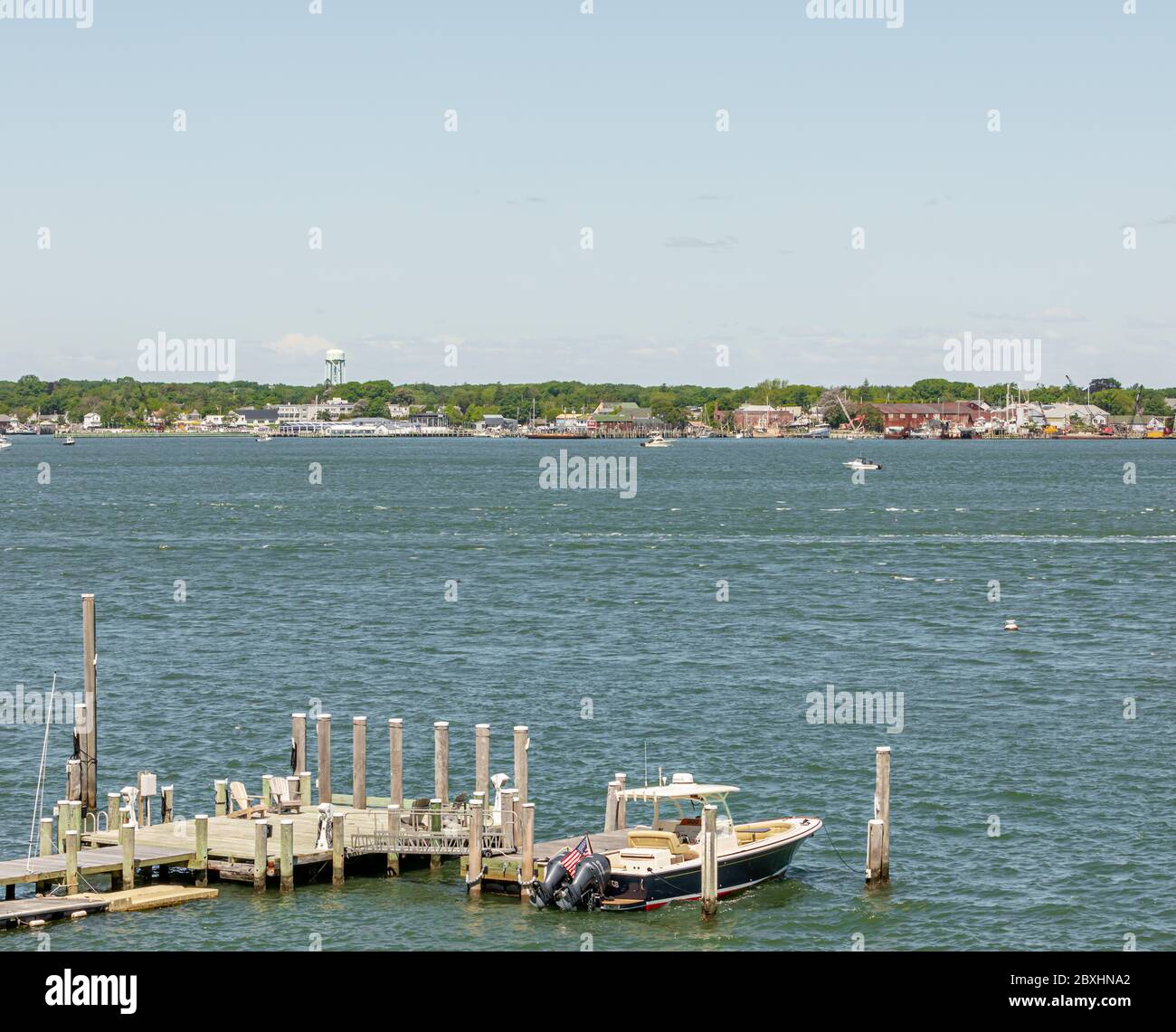 Blick auf Greenport, NY von Shelter Island, NY Stockfoto