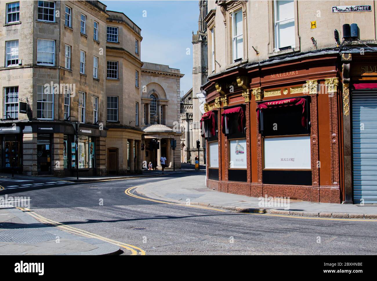 Die Straßen und Geschäfte in Bath Somerset sind leer und geschlossen Stockfoto