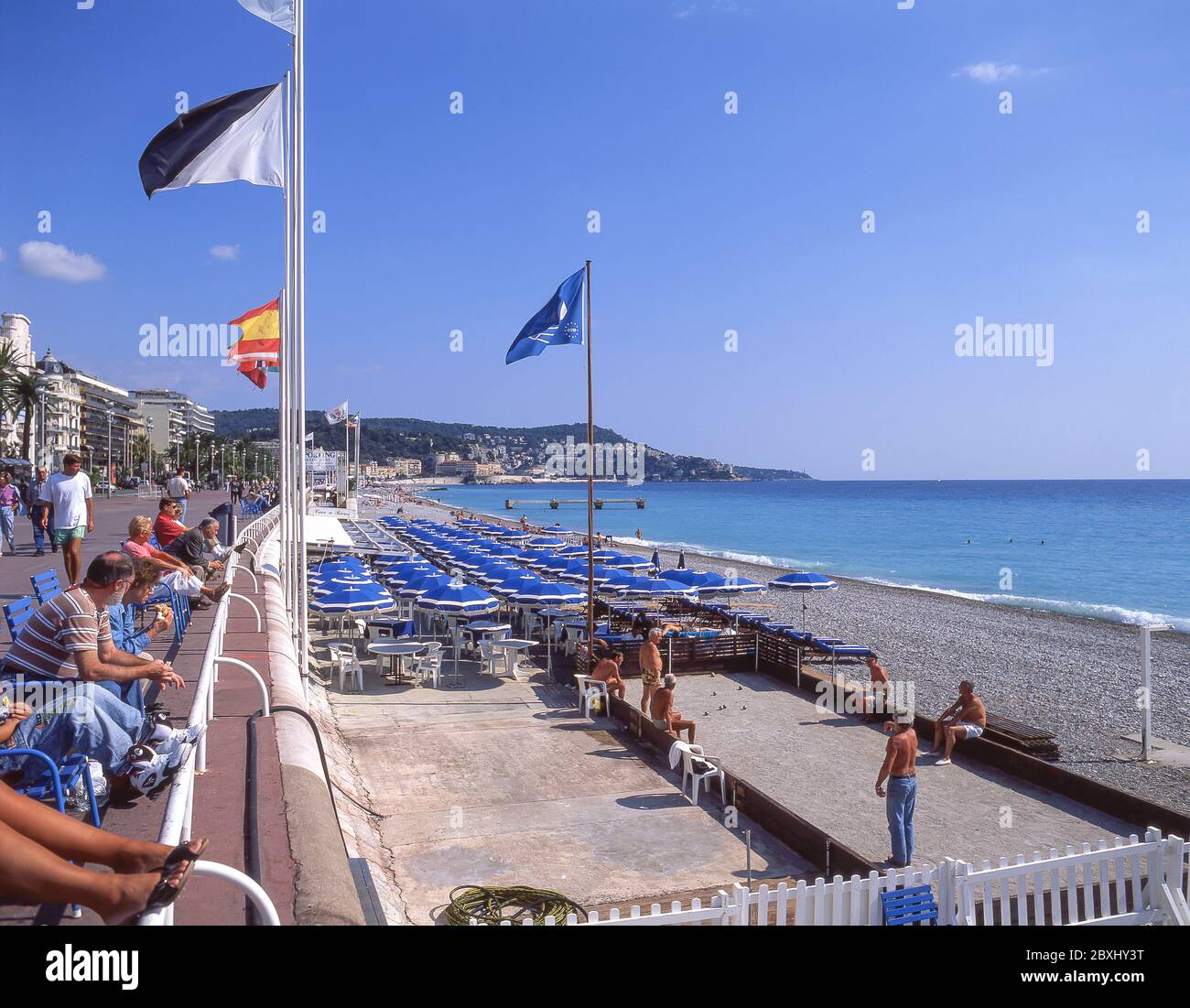 Boule-Spiel in der Strandbar Splendid Hotel, Nizza, Alpes-Maritimes, Provence-Alpes-Côte d'Azur, Frankreich Stockfoto