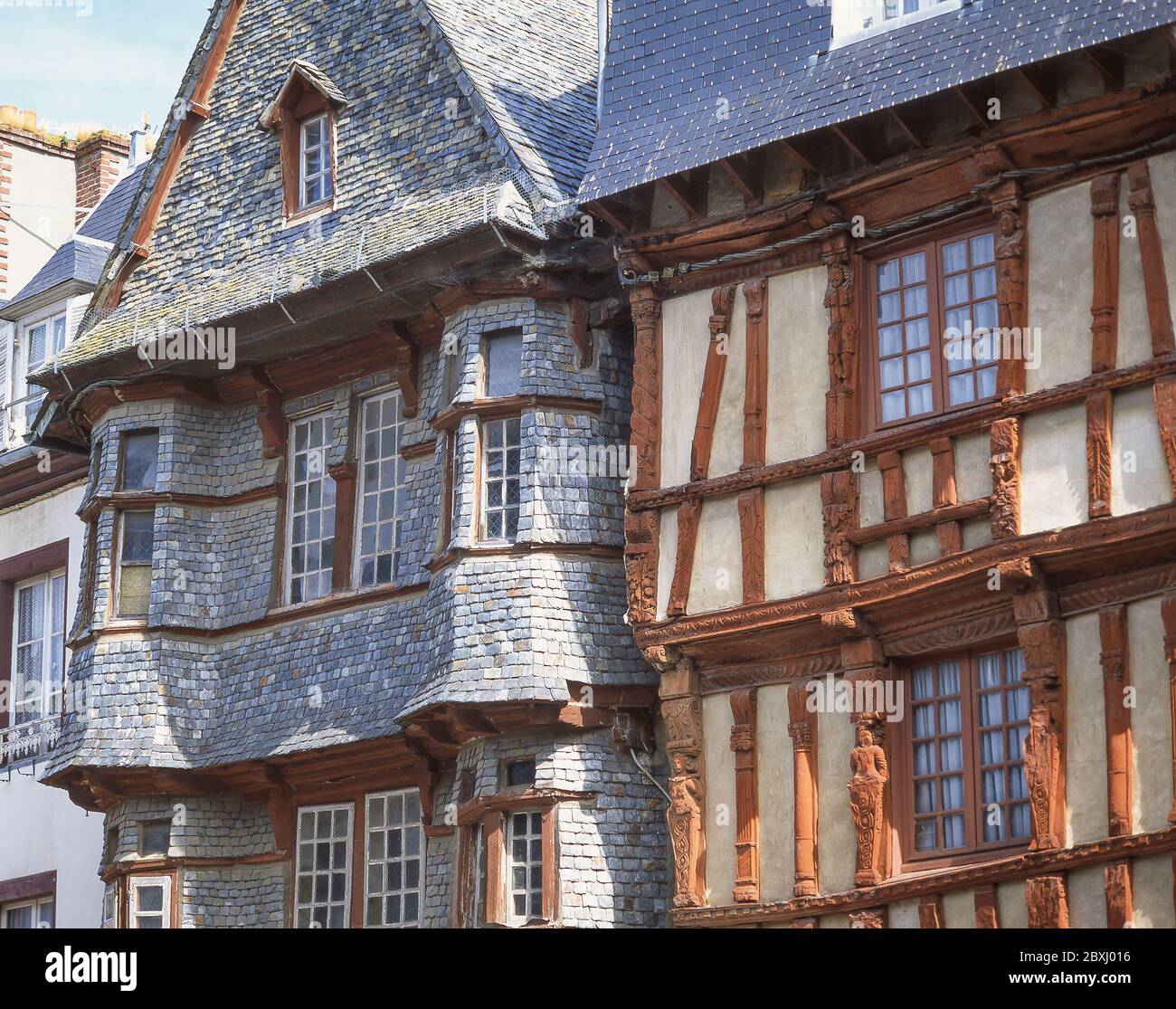 Alte Fachwerkfassaden, Place de General, Lannion (Lannuon), Côtes-d'Armor, Bretagne, Frankreich Stockfoto
