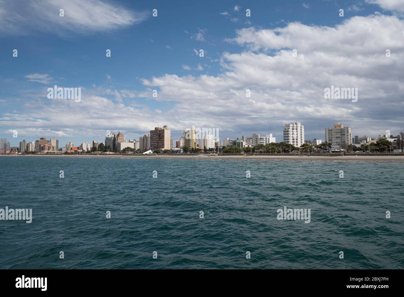 Skyline von Puerto Madryn, Argentinien, Südamerika. Stockfoto