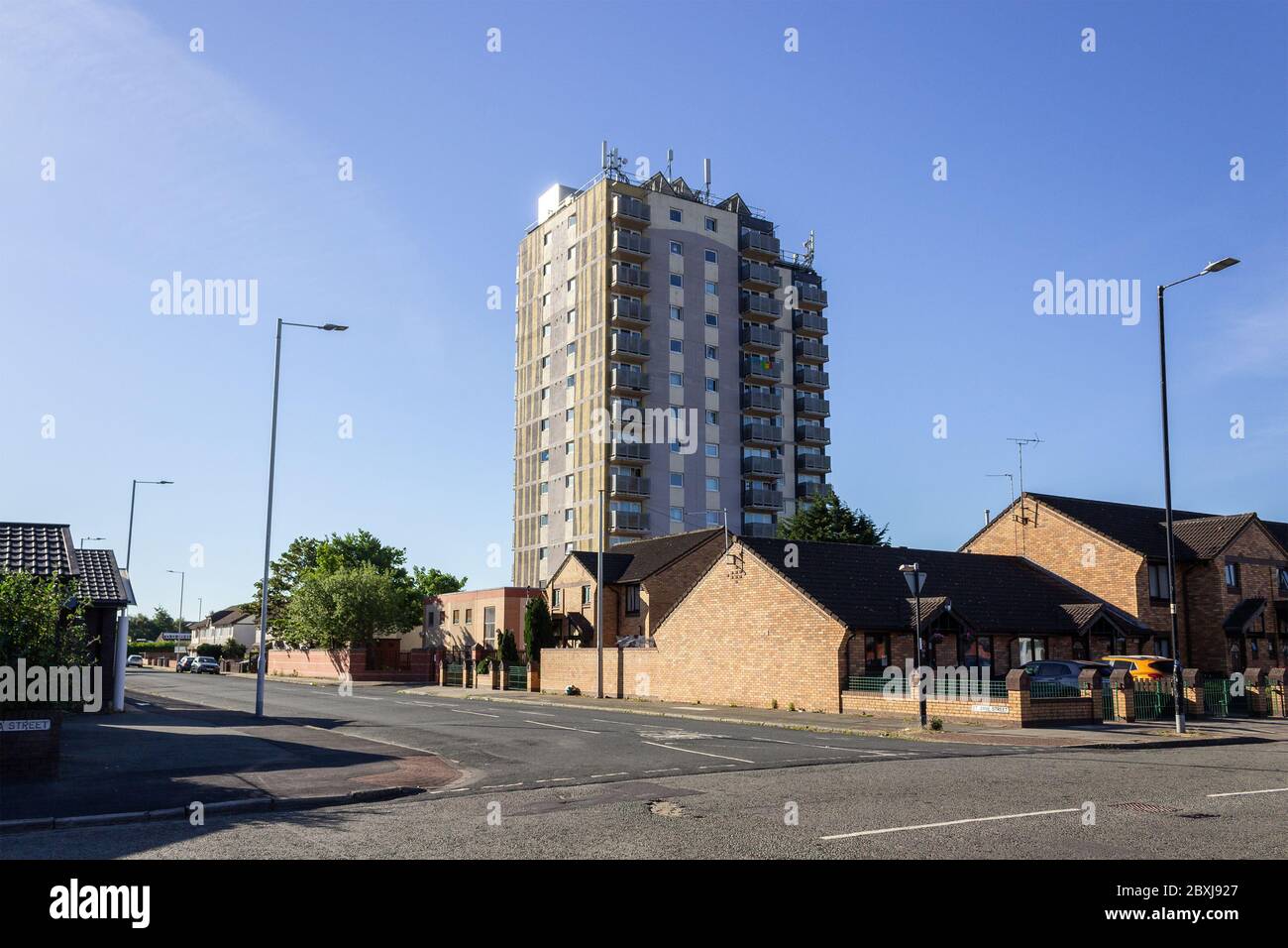 Vittoria Court, 14-stöckiges 43-Meter-Hochhaus aus dem Jahr 1966, Vittoria nahe, Birkenhead Stockfoto