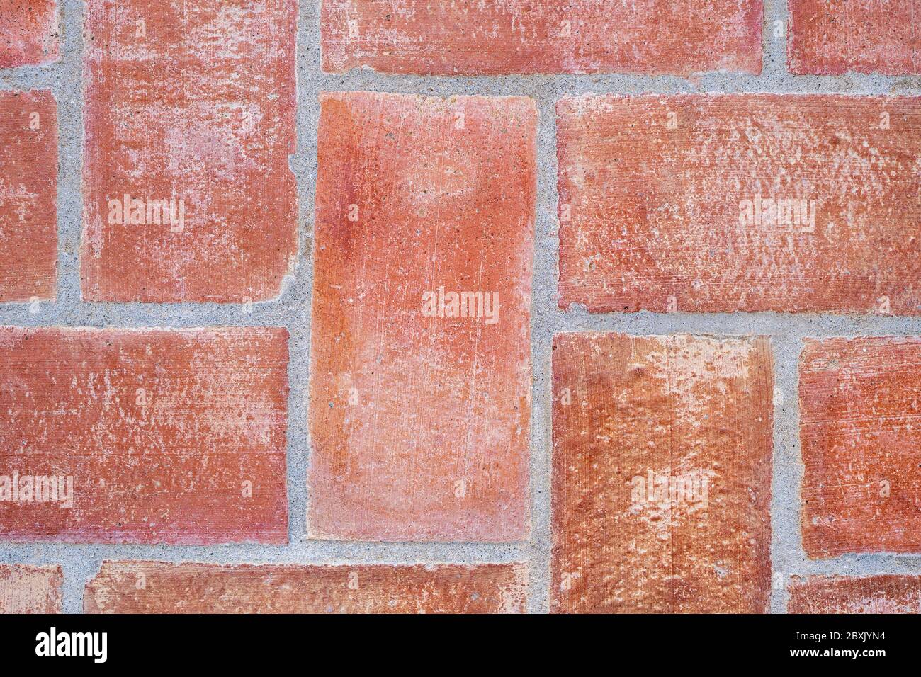 Typischer Fußboden mit roten Fliesen aus Santa Catarina Stockfoto