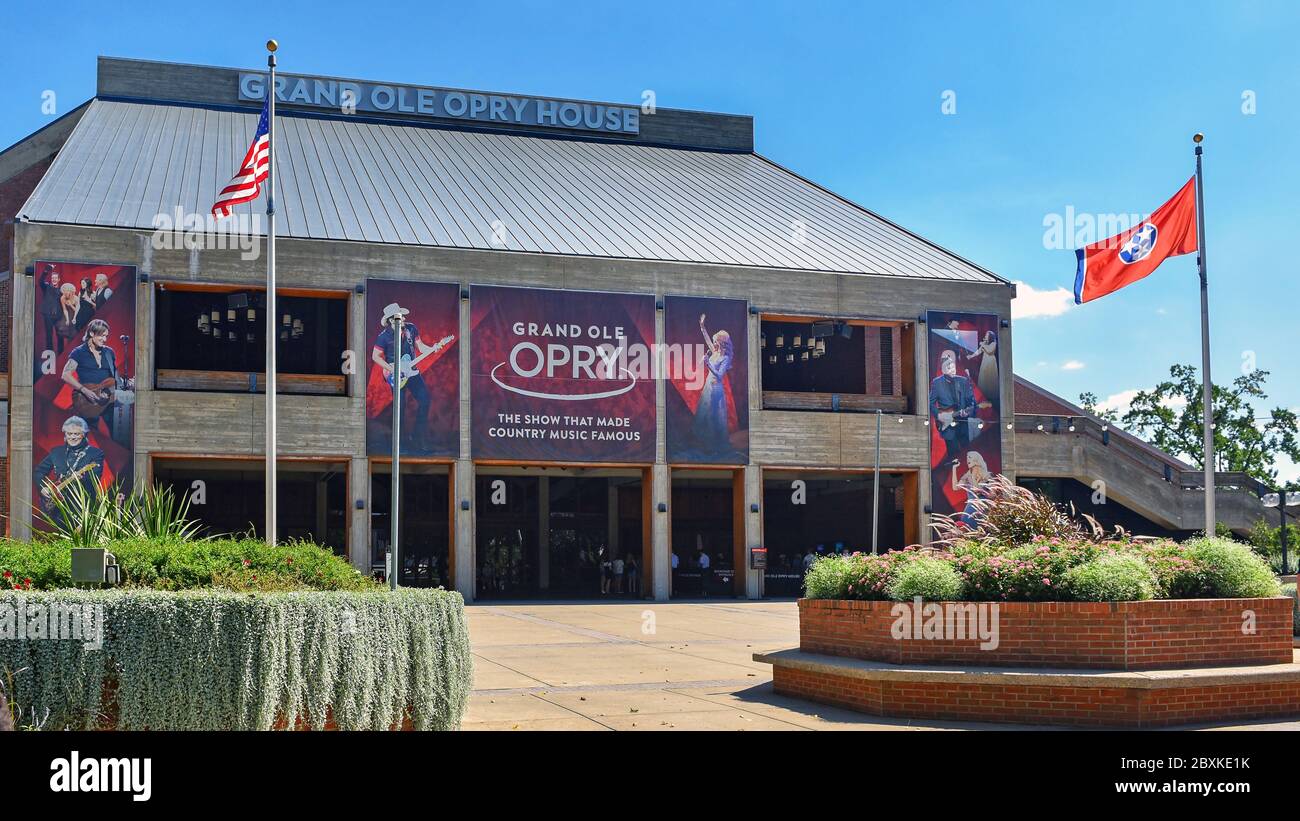 Nashville, TN, USA - 22. September 2019: Das Grand Ole Opry House, ein weltberühmter Konzertsaal, der der Country-Musik und ihrer Geschichte gewidmet ist. Stockfoto