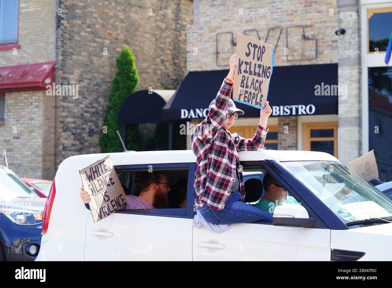 LGBT- und nicht-LGBT-Wisconsiniten kamen zur Black Lives Matter und lgbt-marsch, um das Ende des Todes von lgbt und schwarzen Leben zu unterstützen Stockfoto