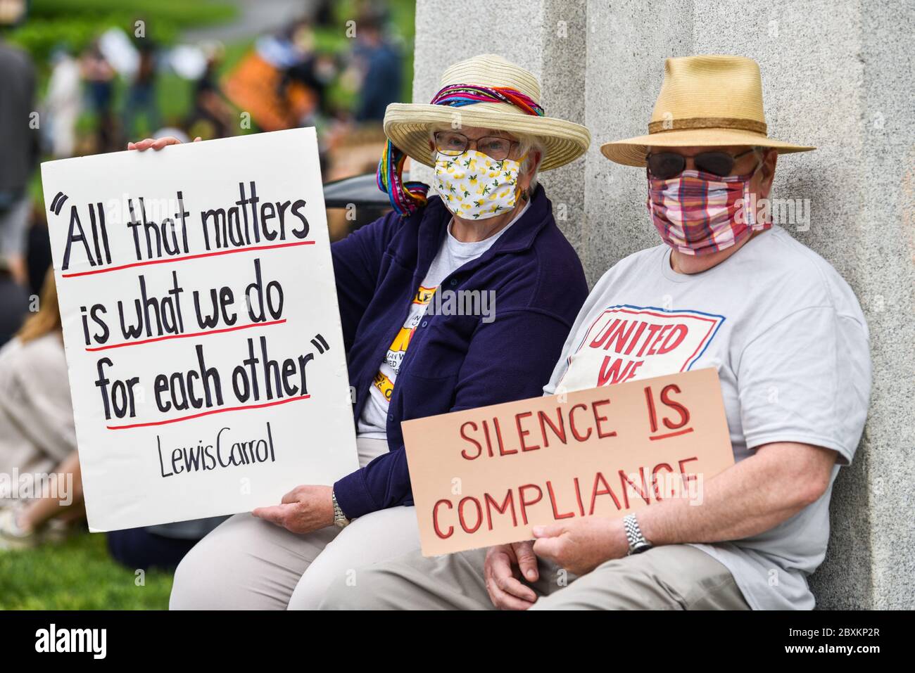 Protest gegen die Ermordung von Menschen mit Farbe durch die Polizei in den USA (Black Lives Matter), im Vermont State House und in den umliegenden Straßen, Montpelier, VT, USA. Stockfoto