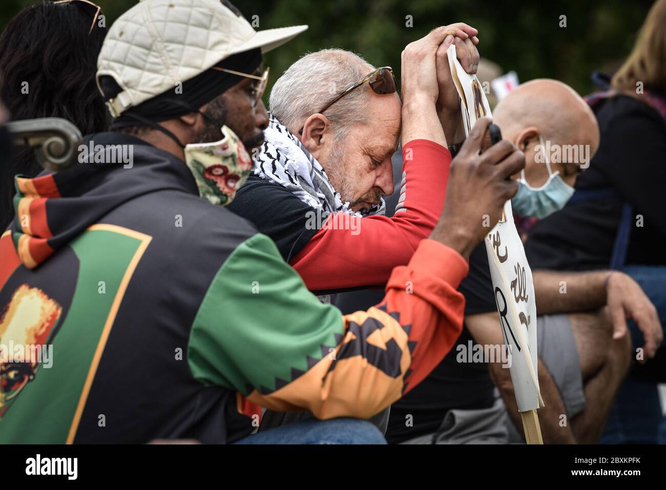 Protest gegen die Ermordung von Menschen mit Farbe durch die Polizei in den USA (Black Lives Matter), im Vermont State House und in den umliegenden Straßen, Montpelier, VT, USA. Stockfoto