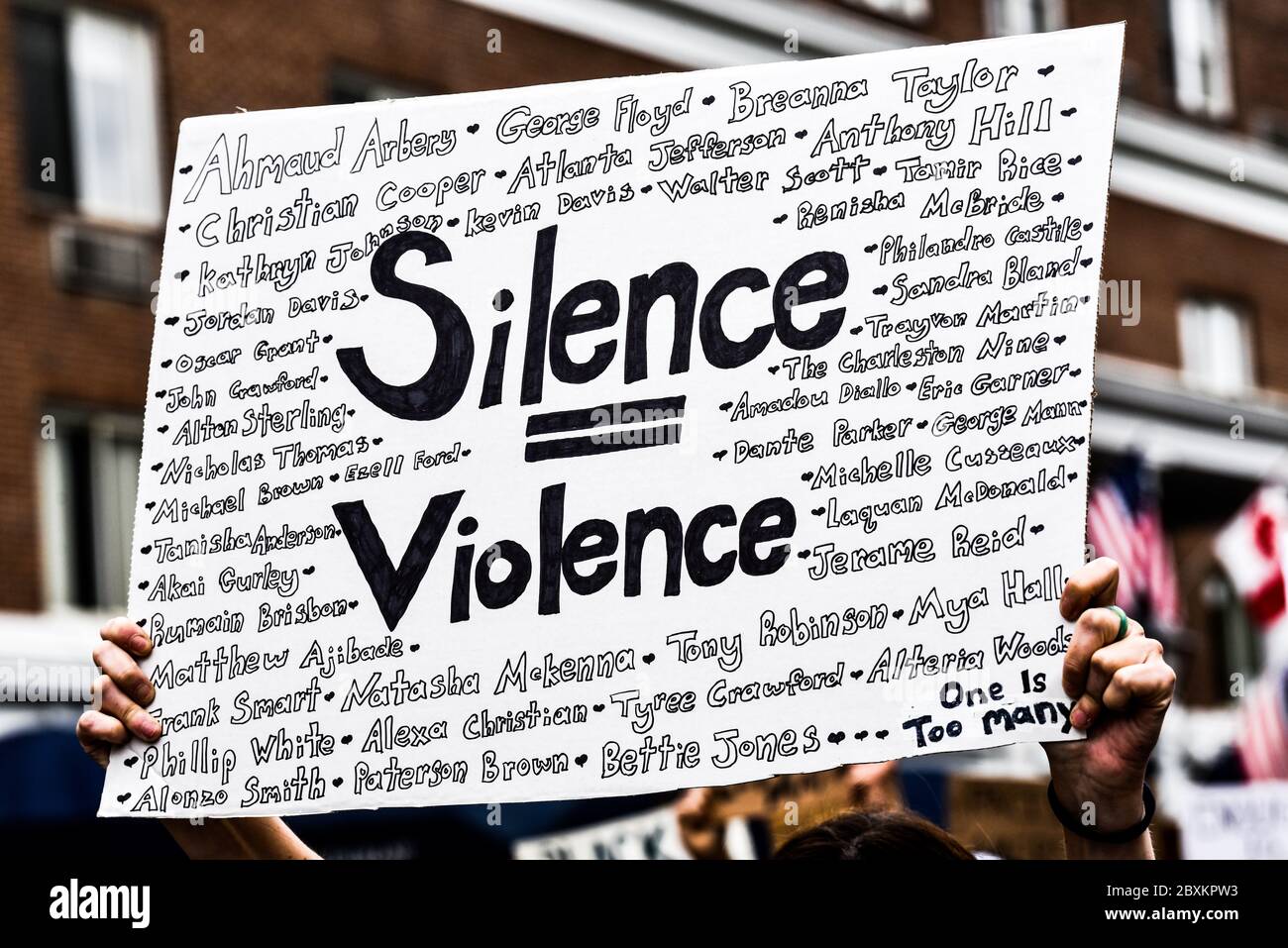 Protest gegen die Ermordung von Menschen mit Farbe durch die Polizei in den USA (Black Lives Matter), im Vermont State House und in den umliegenden Straßen, Montpelier, VT, USA. Stockfoto