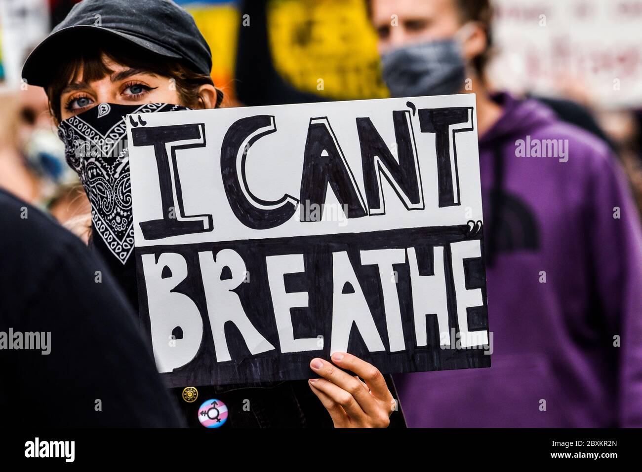 Protest gegen die Ermordung von Menschen mit Farbe durch die Polizei in den USA (Black Lives Matter), im Vermont State House und in den umliegenden Straßen, Montpelier, VT, USA. Stockfoto