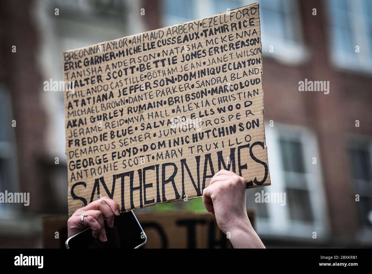 Protest gegen die Ermordung von Menschen mit Farbe durch die Polizei in den USA (Black Lives Matter), im Vermont State House und in den umliegenden Straßen, Montpelier, VT, USA. Stockfoto