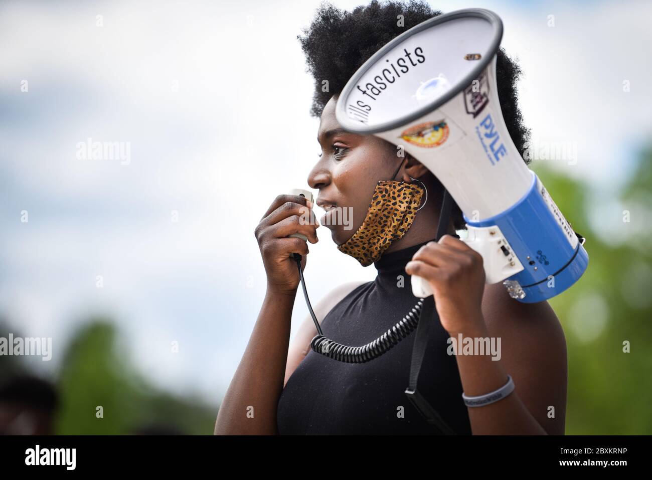Protest gegen die Ermordung von Menschen mit Farbe durch die Polizei in den USA (Black Lives Matter), im Vermont State House und in den umliegenden Straßen, Montpelier, VT, USA. Stockfoto