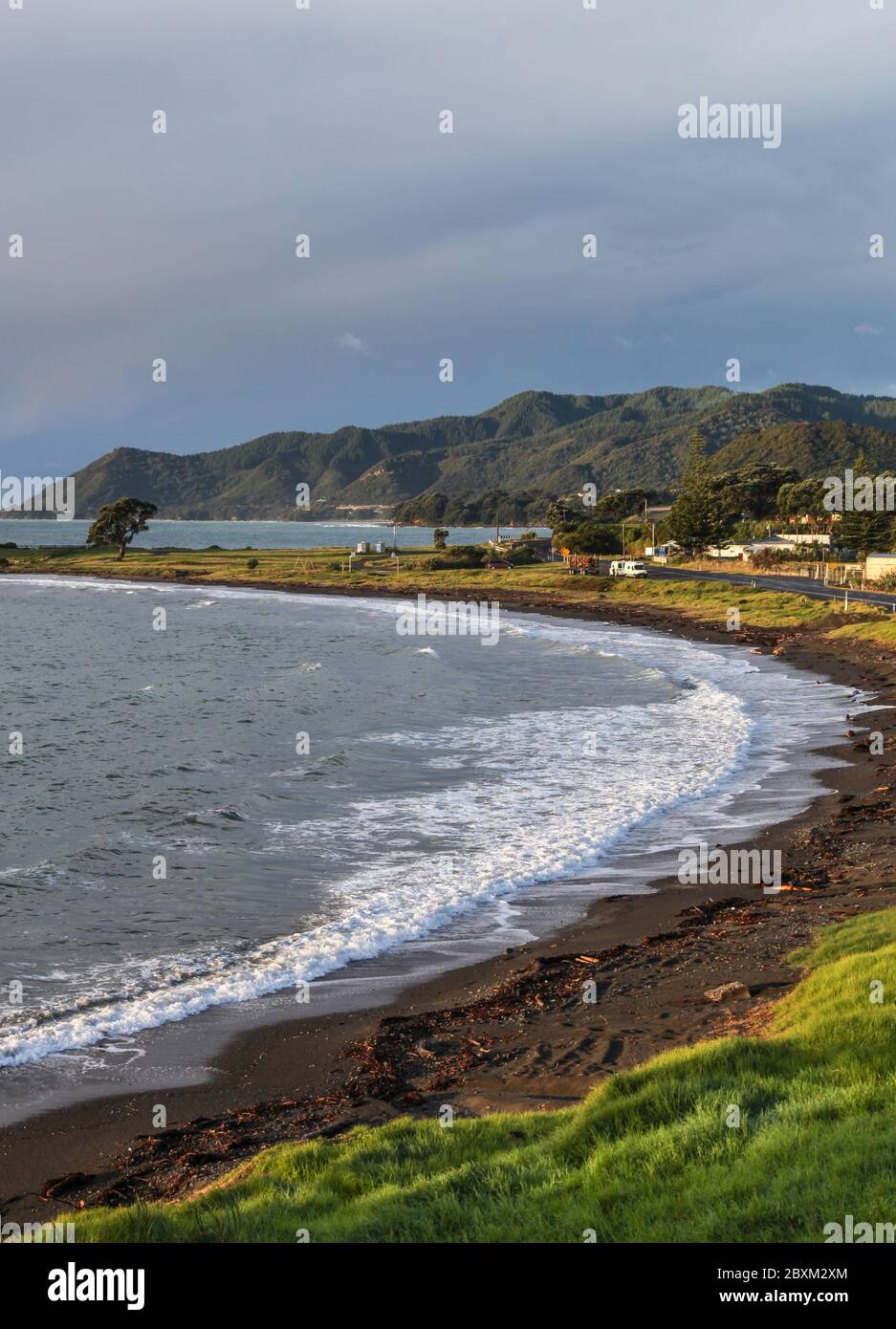 Seascape in Te Kaka in der Bay of Plenty auf der Nordinsel Neuseelands. Ein abgelegenes Küstengebiet in Neuseeland. Stockfoto