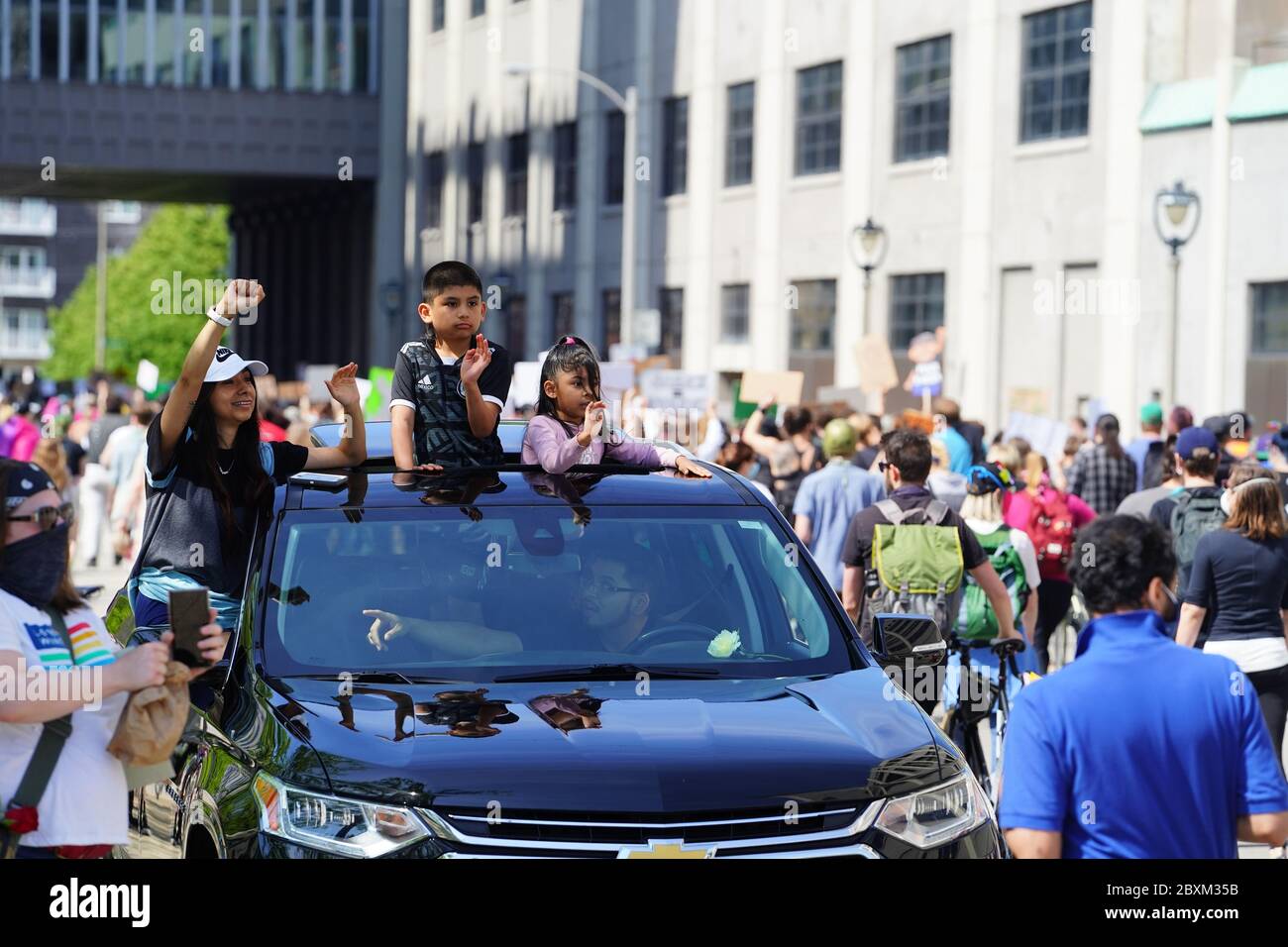 LGBT- und nicht-LGBT-Wisconsiniten kamen zur Black Lives Matter und lgbt-marsch, um das Ende des Todes von lgbt und schwarzen Leben zu unterstützen Stockfoto