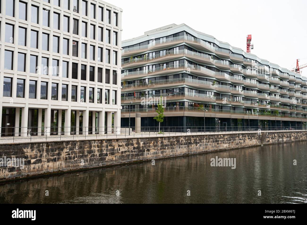 10.06.2019, Berlin, Deutschland, Europa - Neues, gehobliches Wohn- und Geschäftsgebäude (KunstCampus) bestehend aus Eigentumswohnungen und Gewerbeflächen. Stockfoto