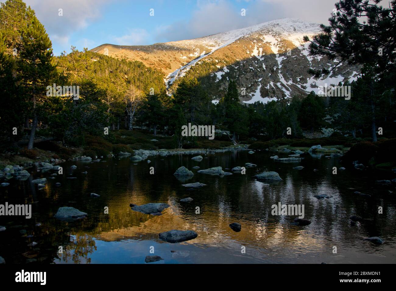 Eindrück aus dem Naturschutzgebiet Cortalets, klassiert als Grand Site de France, am Fuss des Mont Canigou Stockfoto