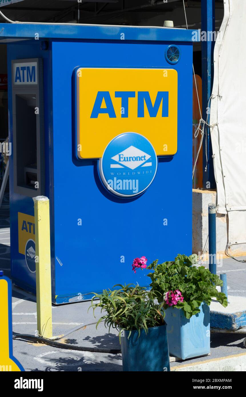 Kolymbia, Rhodos Insel, Griechenland - 24. Mai 2019: ATM Euronet Worldwide Company 24 Stunden geöffnet Stockfoto