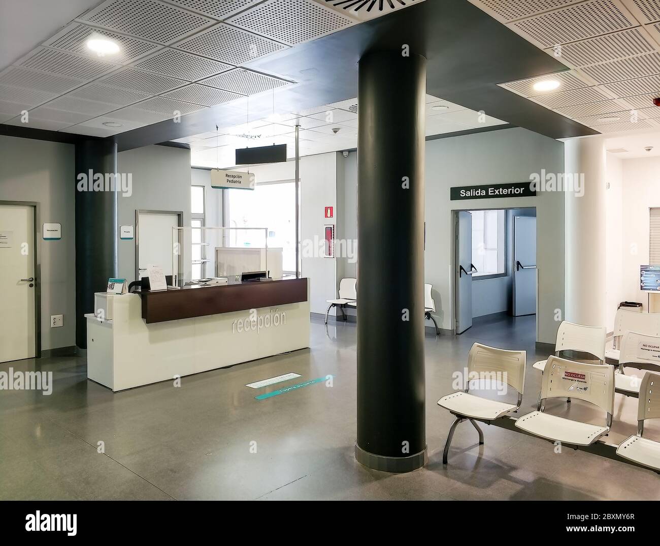 Huelva, Spanien - 6. Juni 2020: Rezeption für Kinderheilkunde im Krankenhaus Costa de la Luz in Huelva Stockfoto
