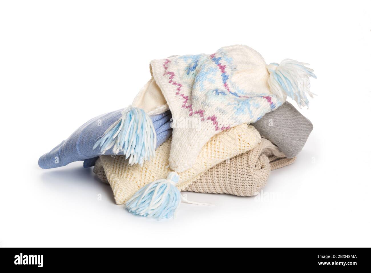 Gefaltetes Pullunder-Muster auf weißem Hintergrund Isolation Stockfoto