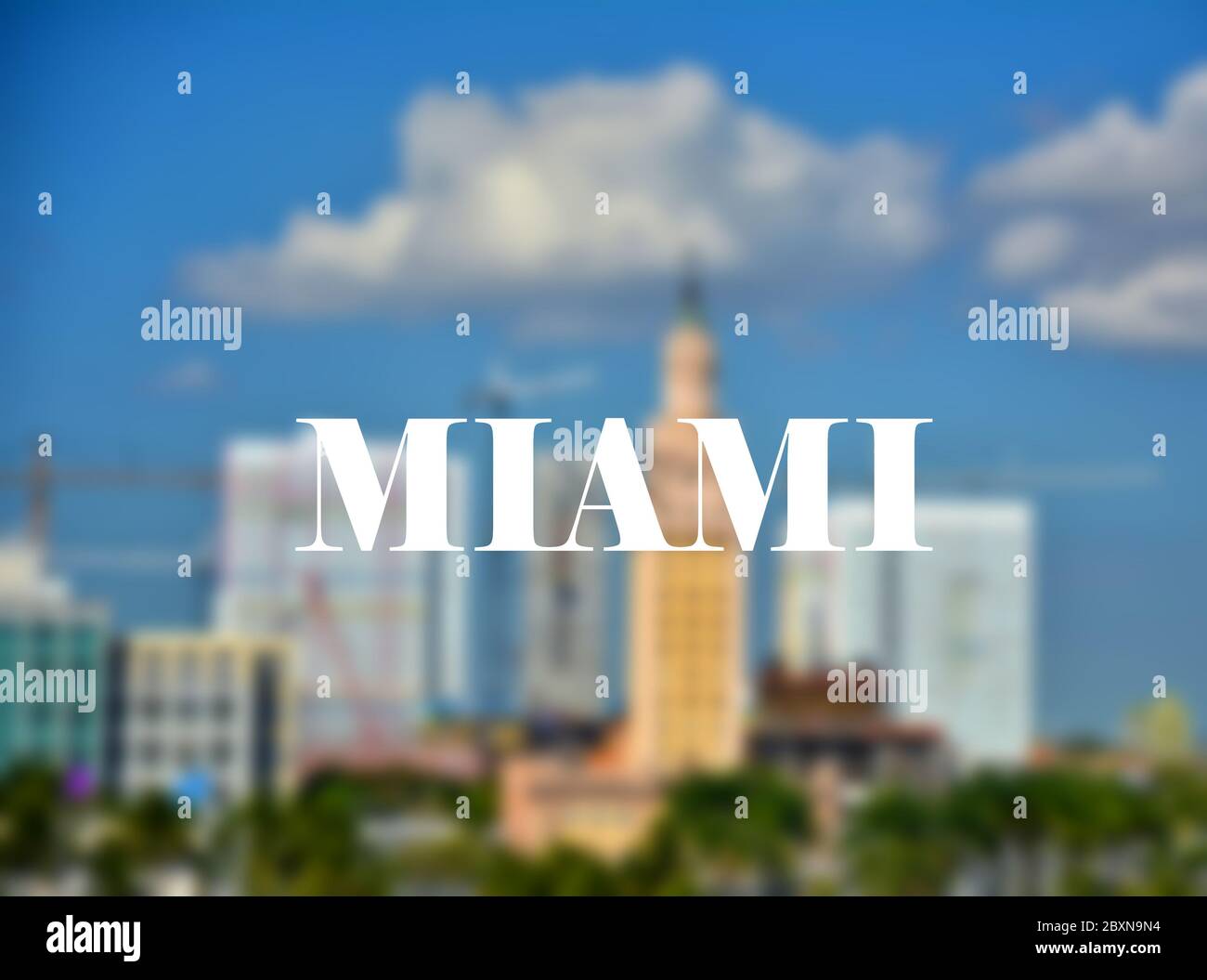 Miami. Freedom Tower im verschwommenen Hintergrund Stockfoto