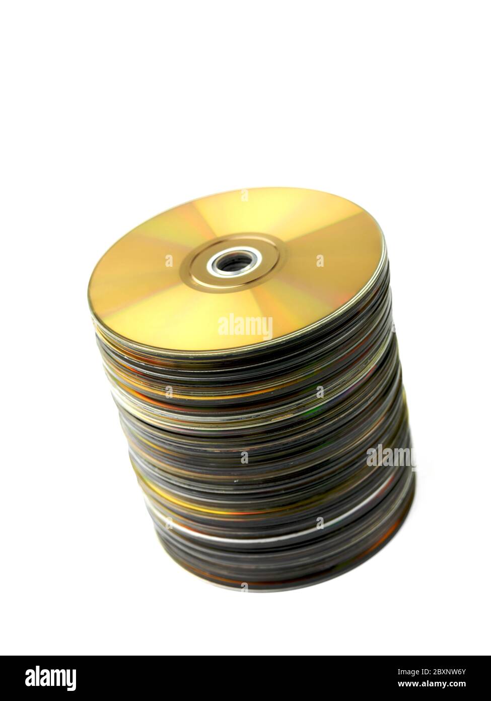Ein Bestand an CDs, die vor weißem Hintergrund isoliert sind Stockfoto