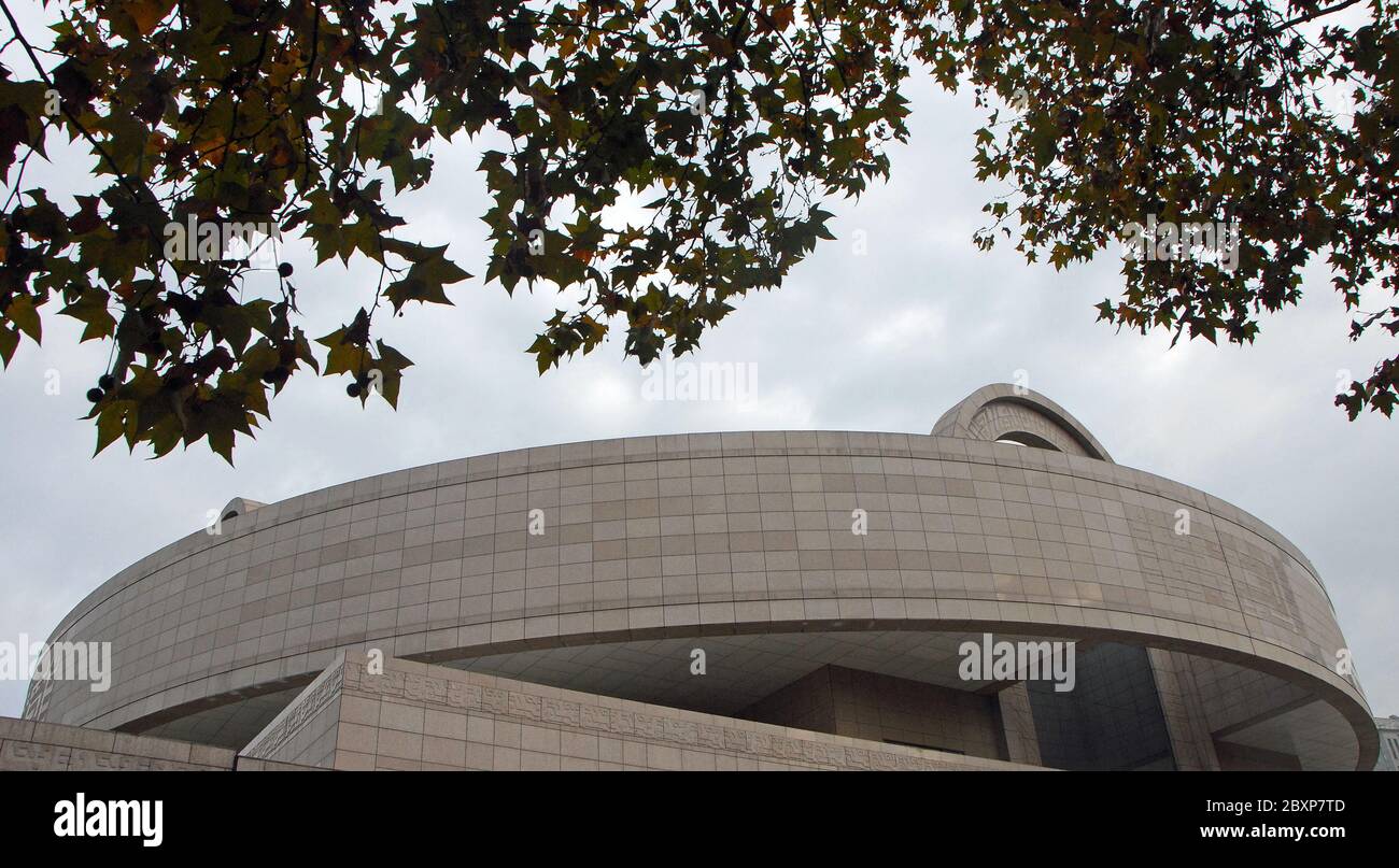 Das Shanghai Museum ist ein Museum der alten chinesischen Kunst auf dem Platz des Volkes, Shanghai, China. Die Sammlung hat Stücke aus dem ganzen Land. Stockfoto