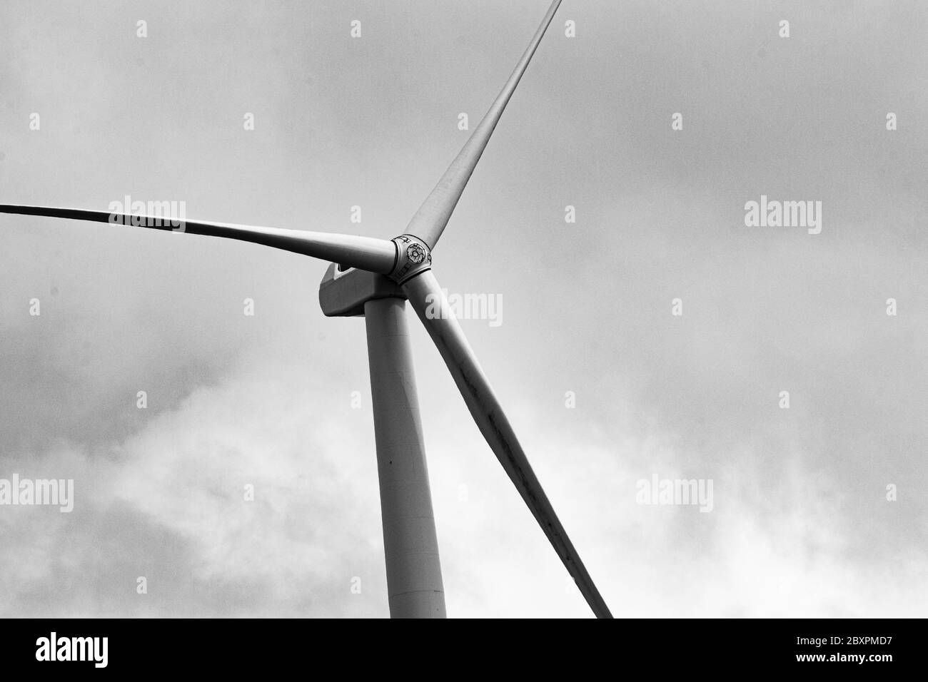 Isolierte Windkraftanlage Schottland Kopierraum Stockfoto