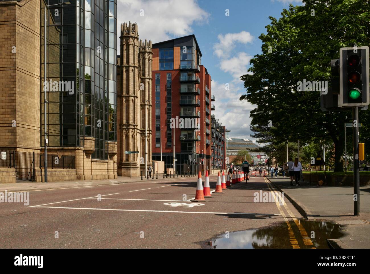 In Glasgow wurden neue Pop-up-Radwege geschaffen, um das Pendeln mit dem Fahrrad zu fördern. Stockfoto