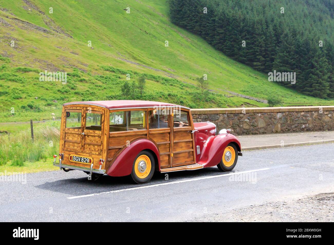 MOFFAT, SCHOTTLAND - 29. JUNI 2019: 1948 Lea Francis 14hp Shooting Brake in einer Oldtimer-Rallye auf dem Weg in Richtung Moffat, Dumfries und Gallow Stockfoto