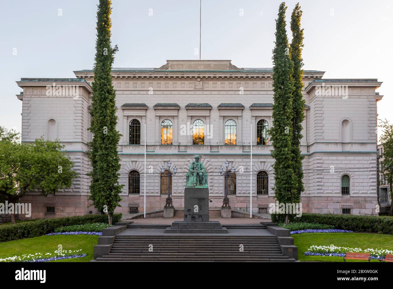 Die Bank of Finland ist die finnische Zentralbank. Es ist die viertälteste Zentralbank der Welt und befindet sich in einem historischen Gebäude in Helsinki, Finnland. Stockfoto