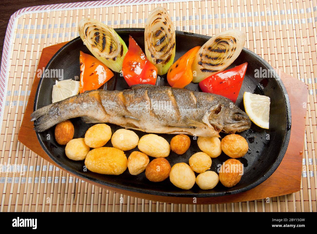 Gegrillte Forelle .japanese Küche Stockfoto