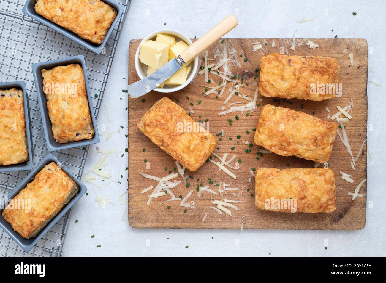 Hausgemachte Cheddar Käse Mini Loaf Scones Stockfoto