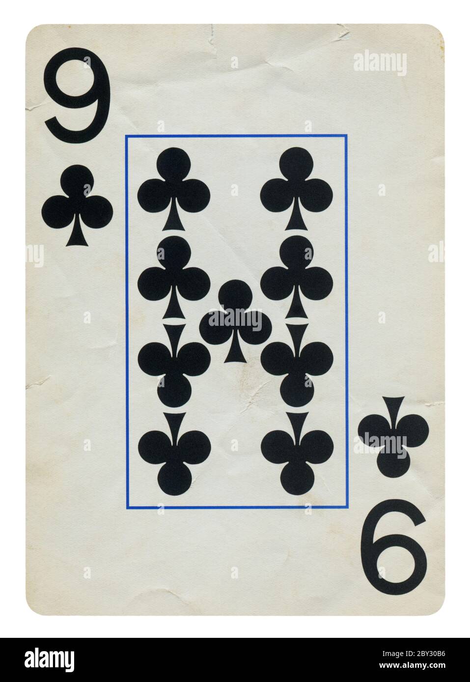 Neun Vereine Vintage Playing Card - isoliert auf weißem (clipping path enthalten) Stockfoto