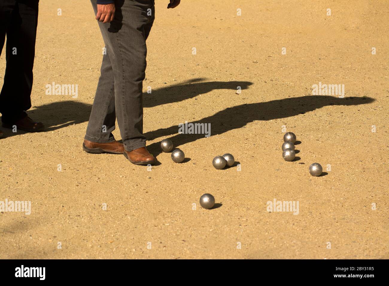 Boule-Bälle und Boule-Spiel, Haute Loire, Auvergne-Rhone-Alpes, Frankreich Stockfoto