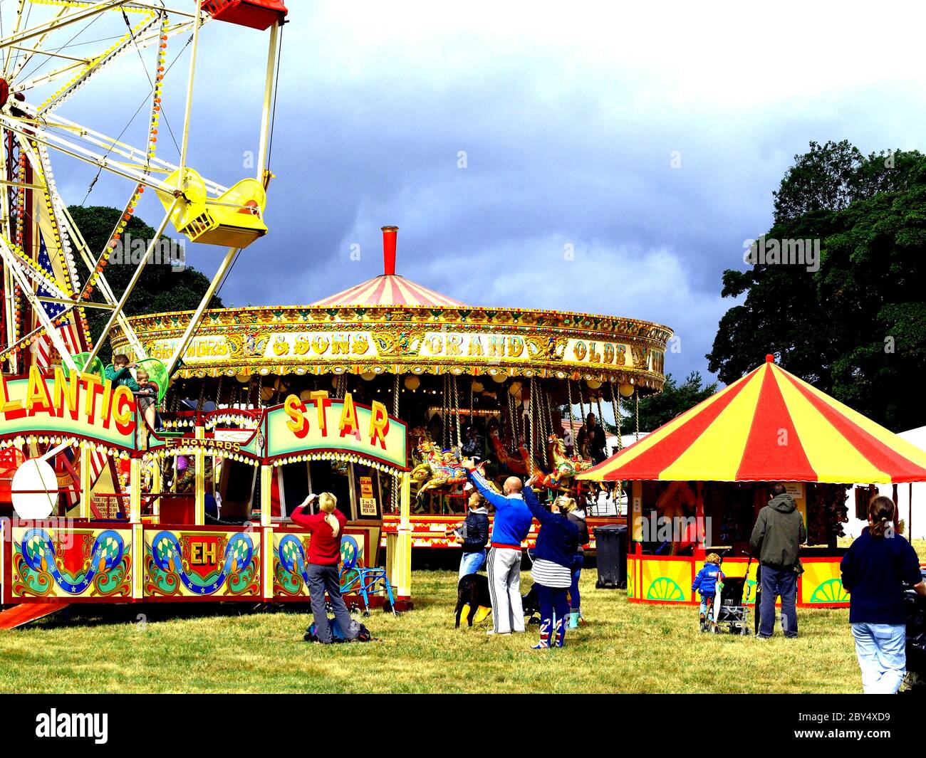 Moorgreen, Nottinghamshire, Großbritannien. 29. August 2011. Besucher genießen den ganzen Spaß der Messe auf der Moorgreen Country Show in Nottinghamshire, Großbritannien. Stockfoto