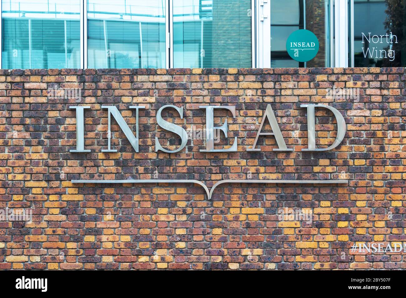 Eintritt der französischen Business School INSEAD in Fontainebleau bei Paris, Frankreich Stockfoto